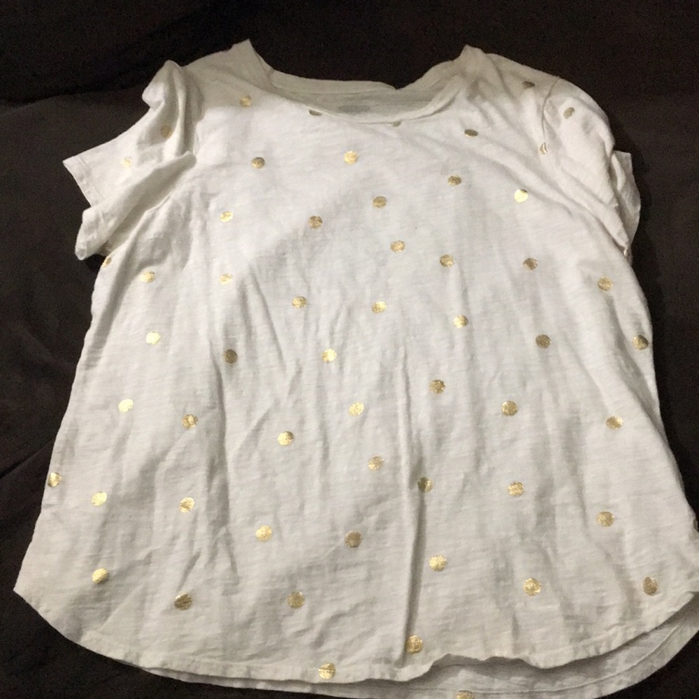 White top with dots